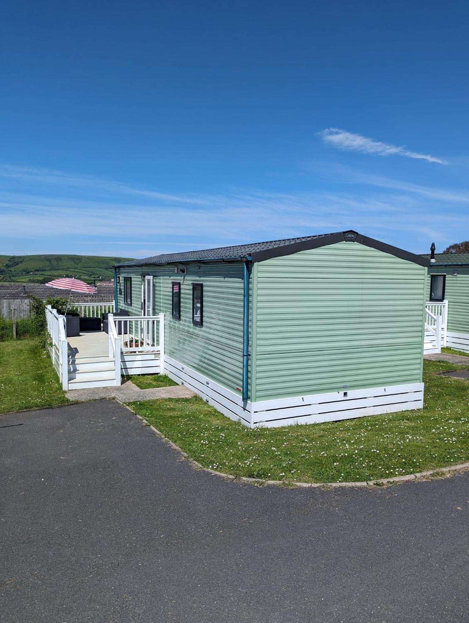 Lovely Bright Modern Caravan Swanage On Peaceful And Tranquil Holiday Park Exterior foto